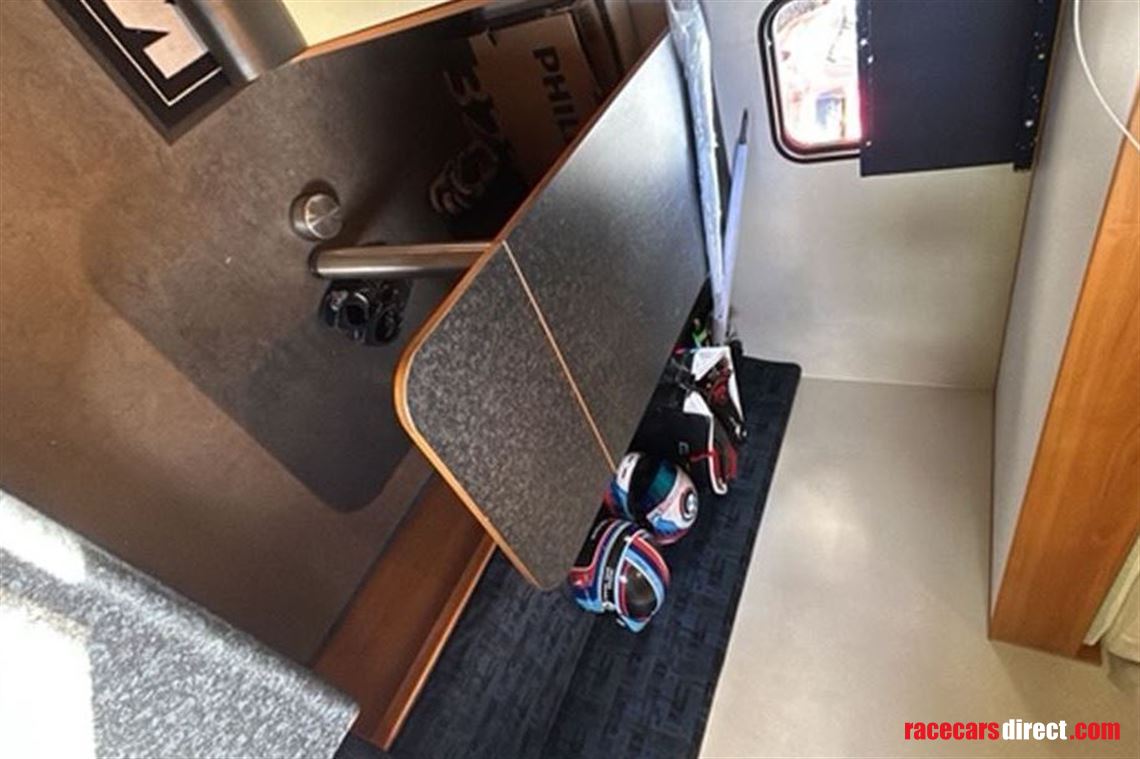 race-trailer-tractor-unit-daf-euro-6-optional