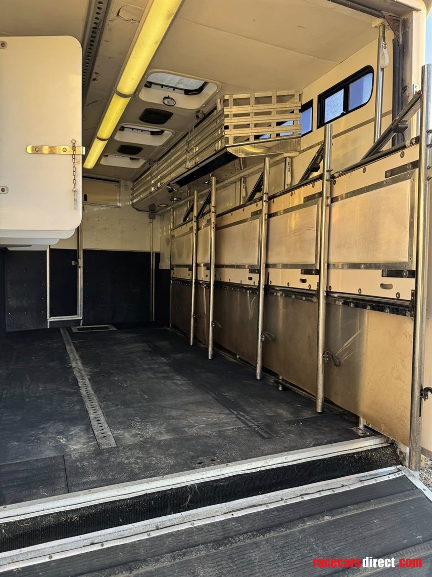 2003-scania-whittaker-horsebox-6-horse