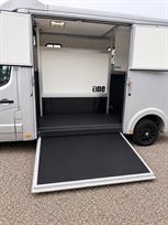 2021-renault-bloomfields-2-horsebox-1100kg-pa