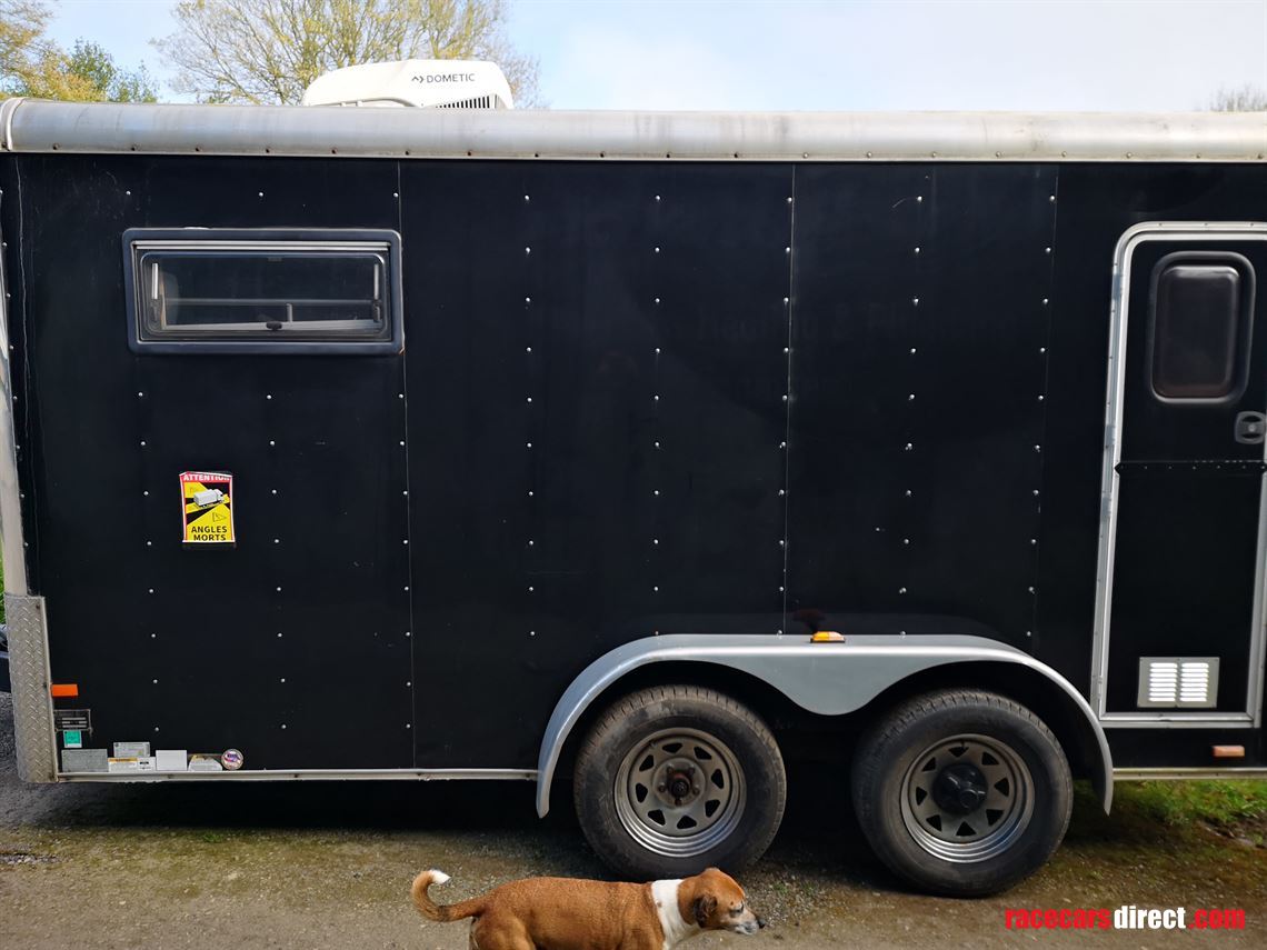 race-trailer-with-accommodation-karting-track