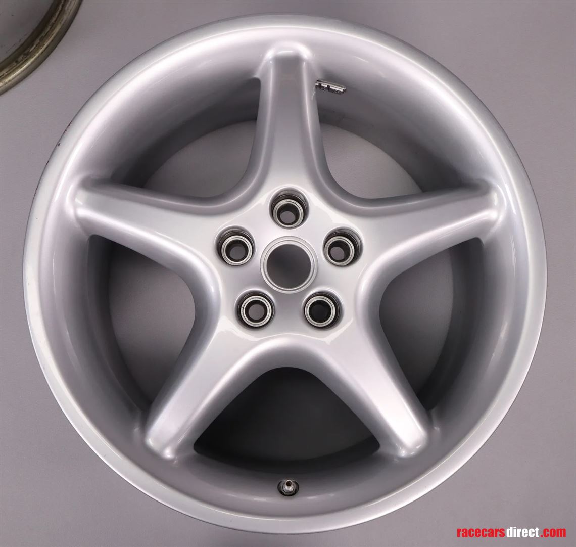 ferrari-550-maranello-18-wheels-for-front-axl