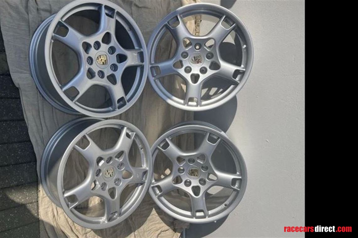 porsche-997-c4s-lobster-claw-alloys