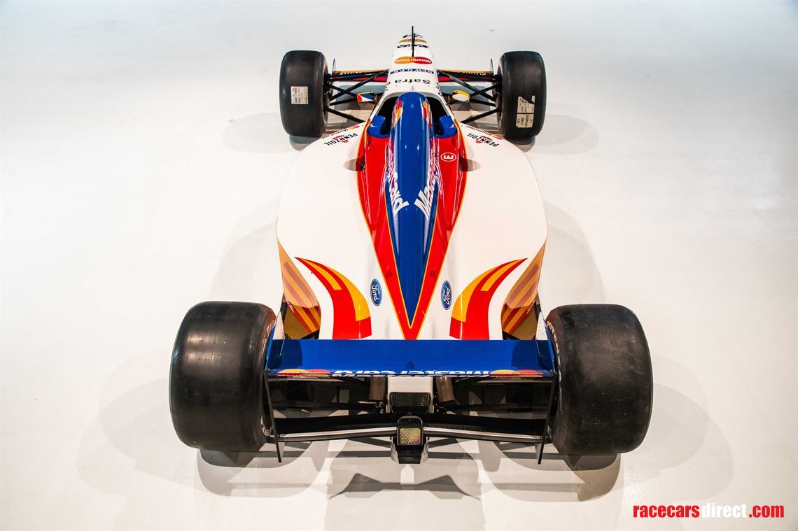 f1-lola-t9730-mastercard-full-running-car