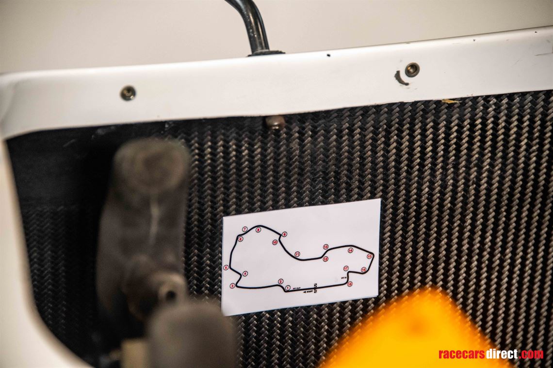 f1-lola-t9730-mastercard-full-running-car