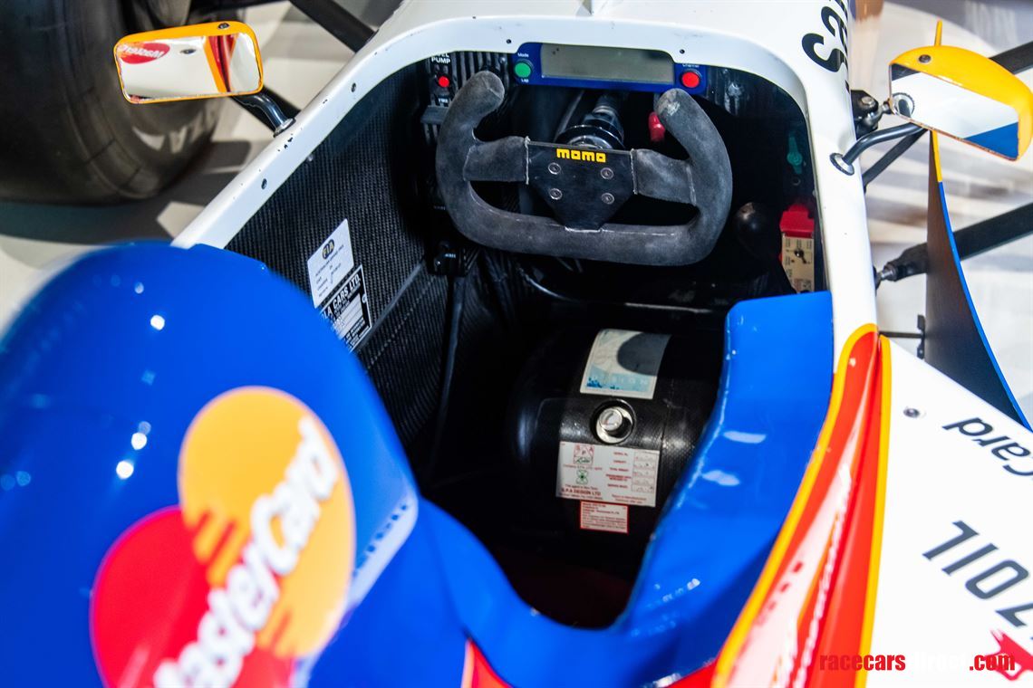 f1-lola-t9730-mastercard-full-running-car