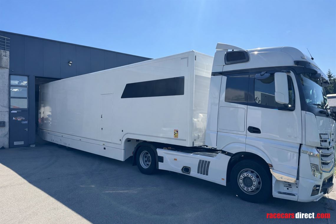 race-trailer-and-actros-mercedes
