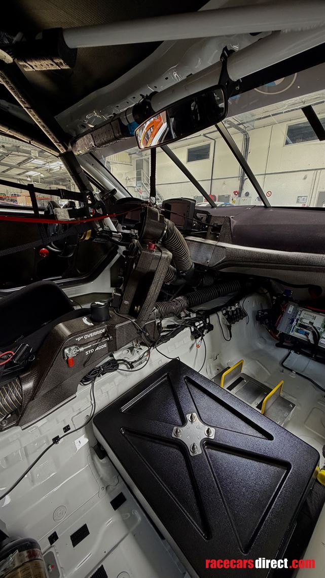 bmw-m4-gt4-g82-evo