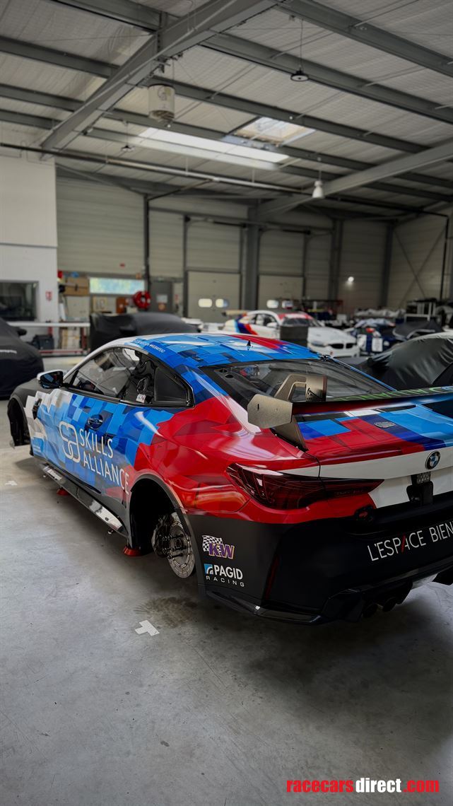 bmw-m4-gt4-g82-evo