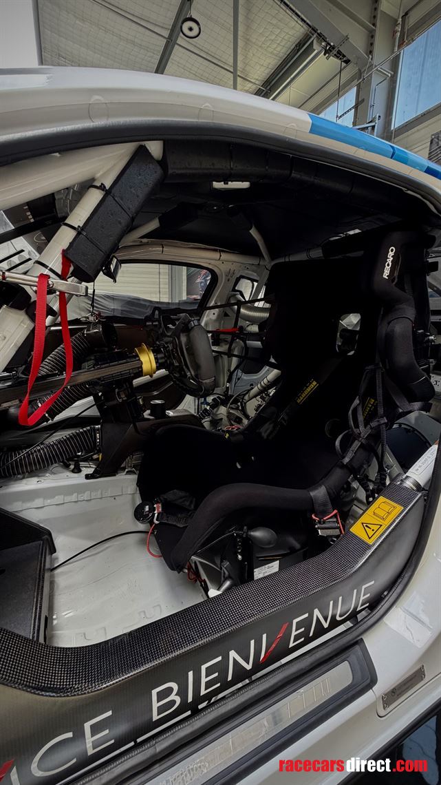 bmw-m4-gt4-g82-evo