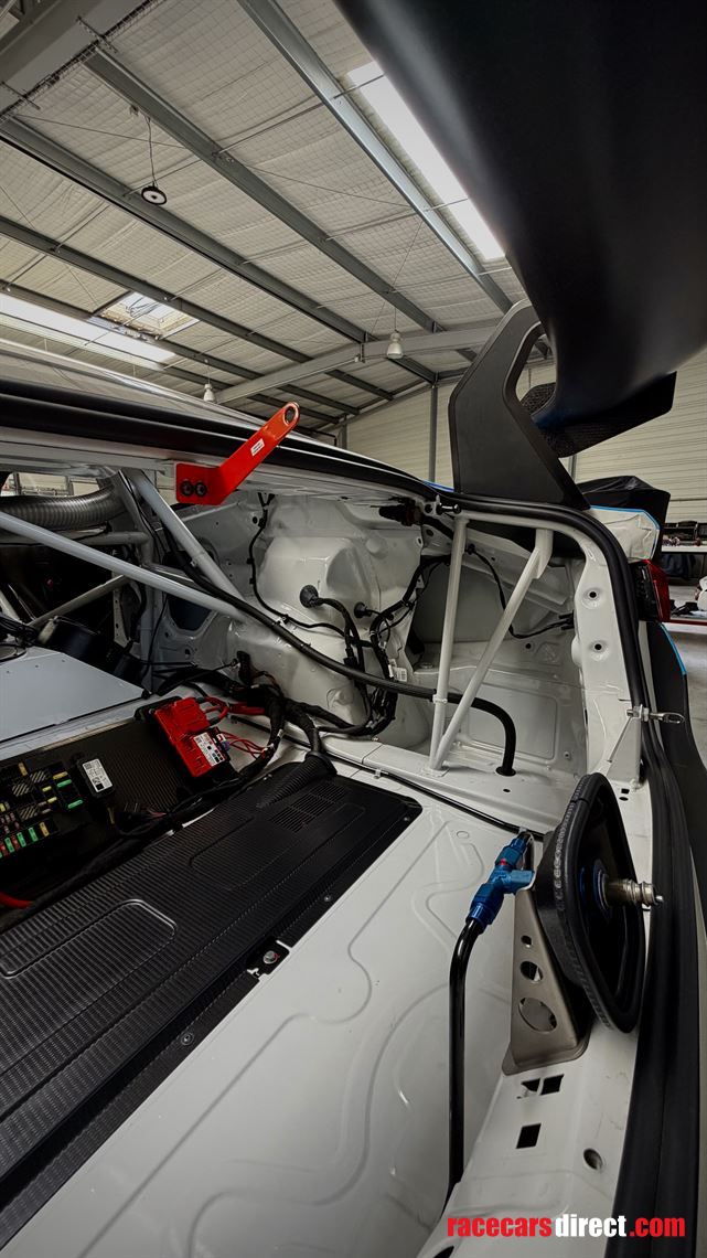 bmw-m4-gt4-g82-evo