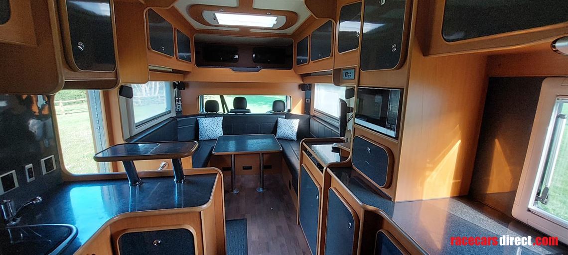 mercedes-motorhome-race-support