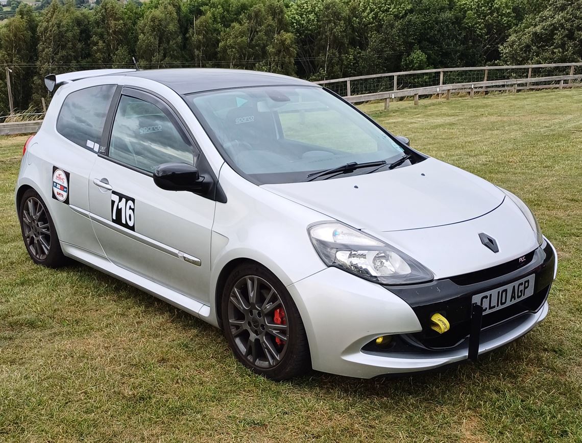 2011-renaultsport-clio-rs200-siverstone-gp