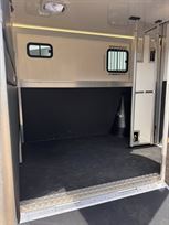 2025-ice-horsebox-395t-new-build