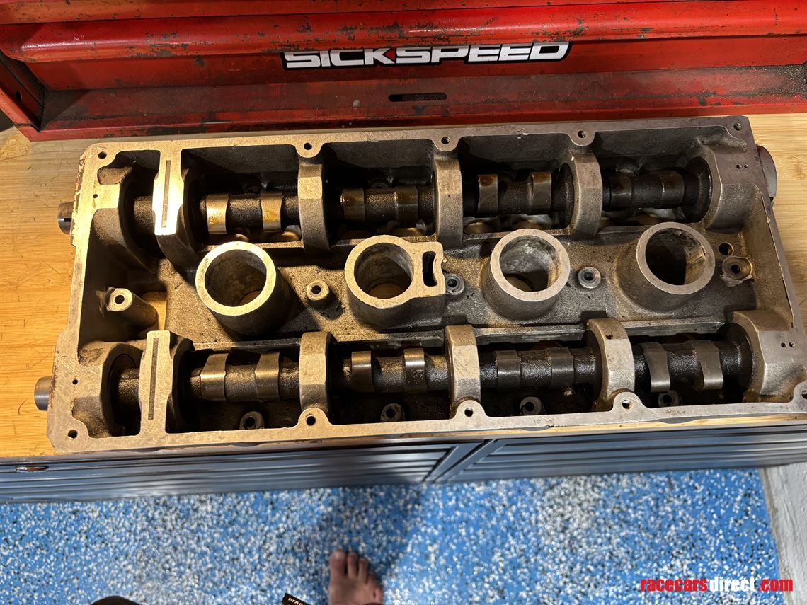 cosworth-head-and-parts