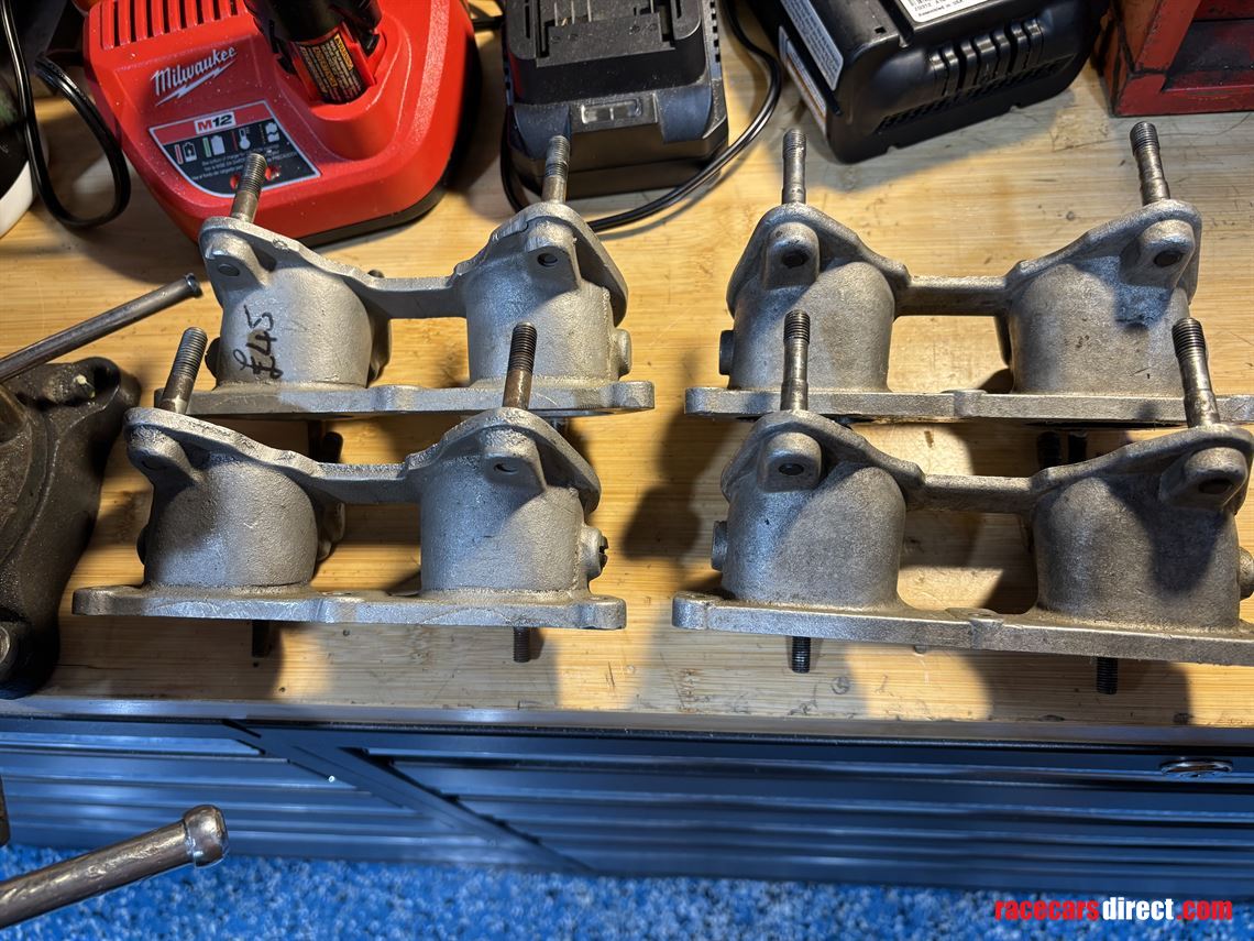 cosworth-head-and-parts