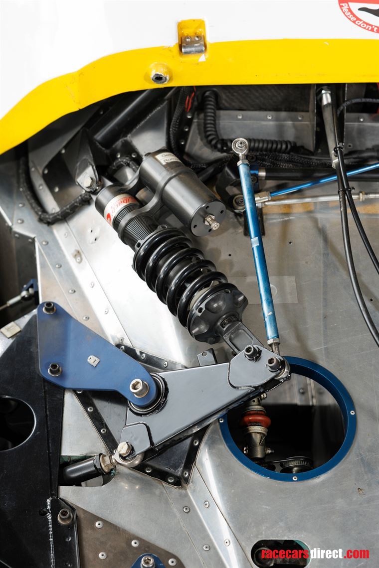 2001-pilbeam-mp8491-prototype-lmp675-competit