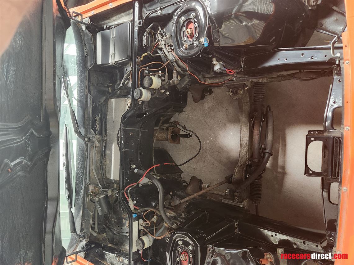 porsche-944-s-race-chassis-lsd-safety-devices