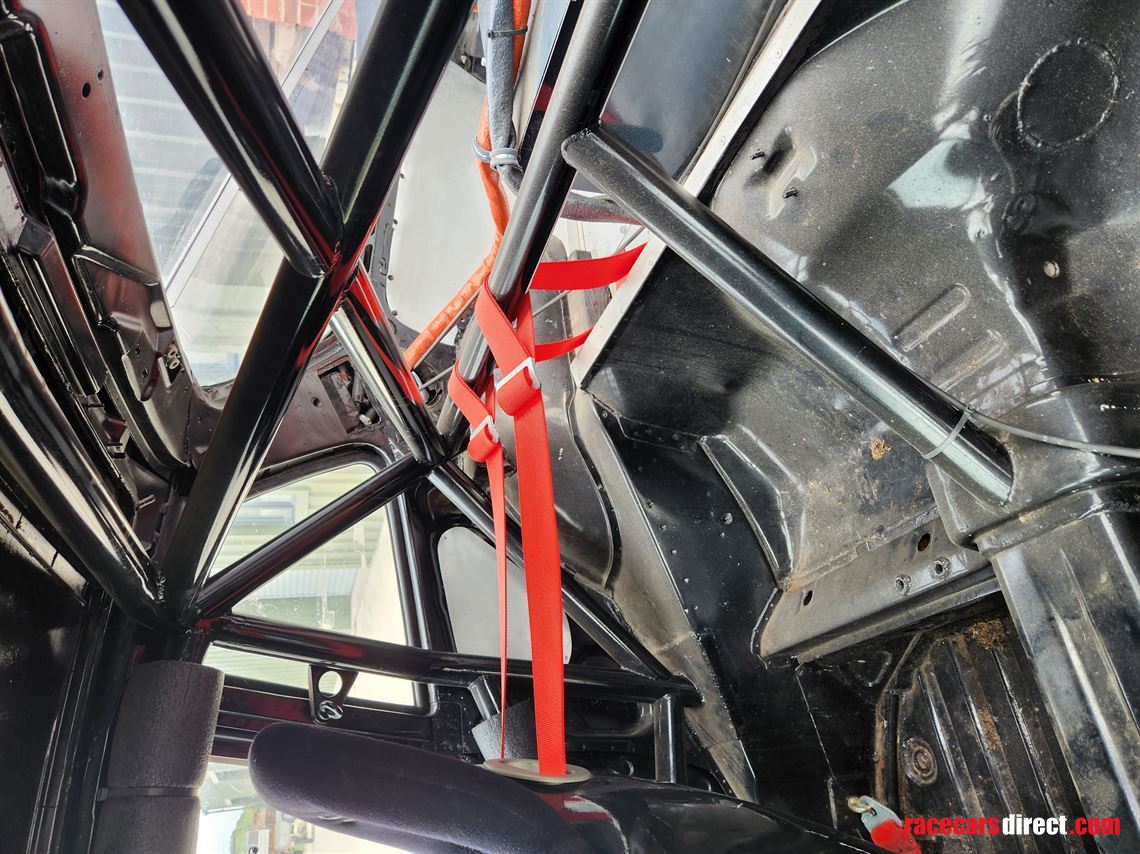 porsche-944-s-race-chassis-lsd-safety-devices