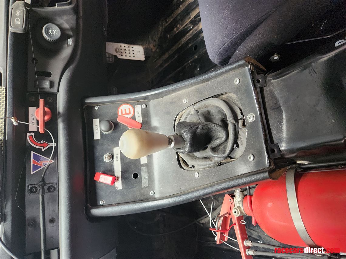 porsche-944-s-race-chassis-lsd-safety-devices