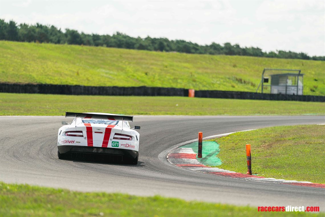 aston-martin-dbr9