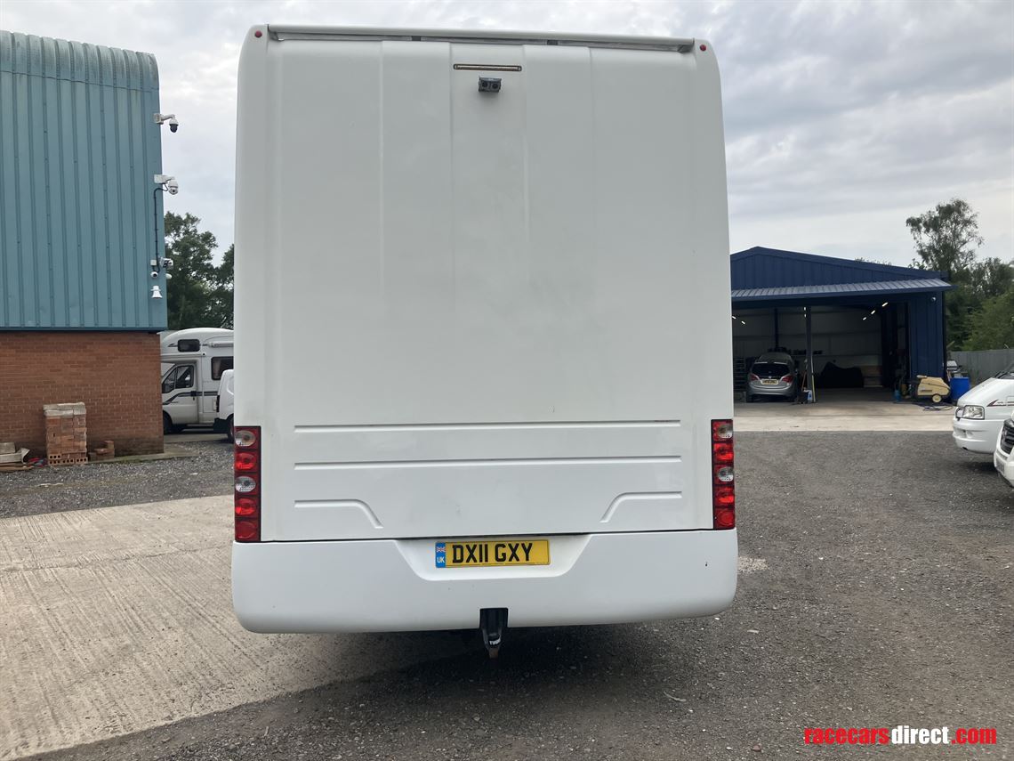 2011-niesmann-bischoff-8000i-lw-garage-motorh