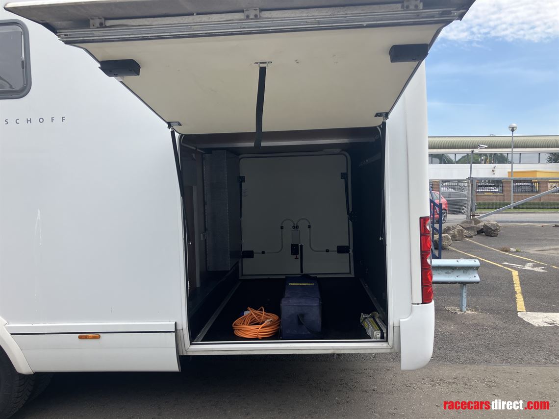 2011-niesmann-bischoff-8000i-lw-garage-motorh