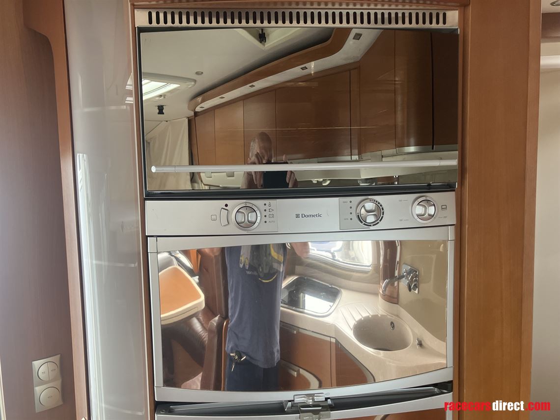 2011-niesmann-bischoff-8000i-lw-garage-motorh