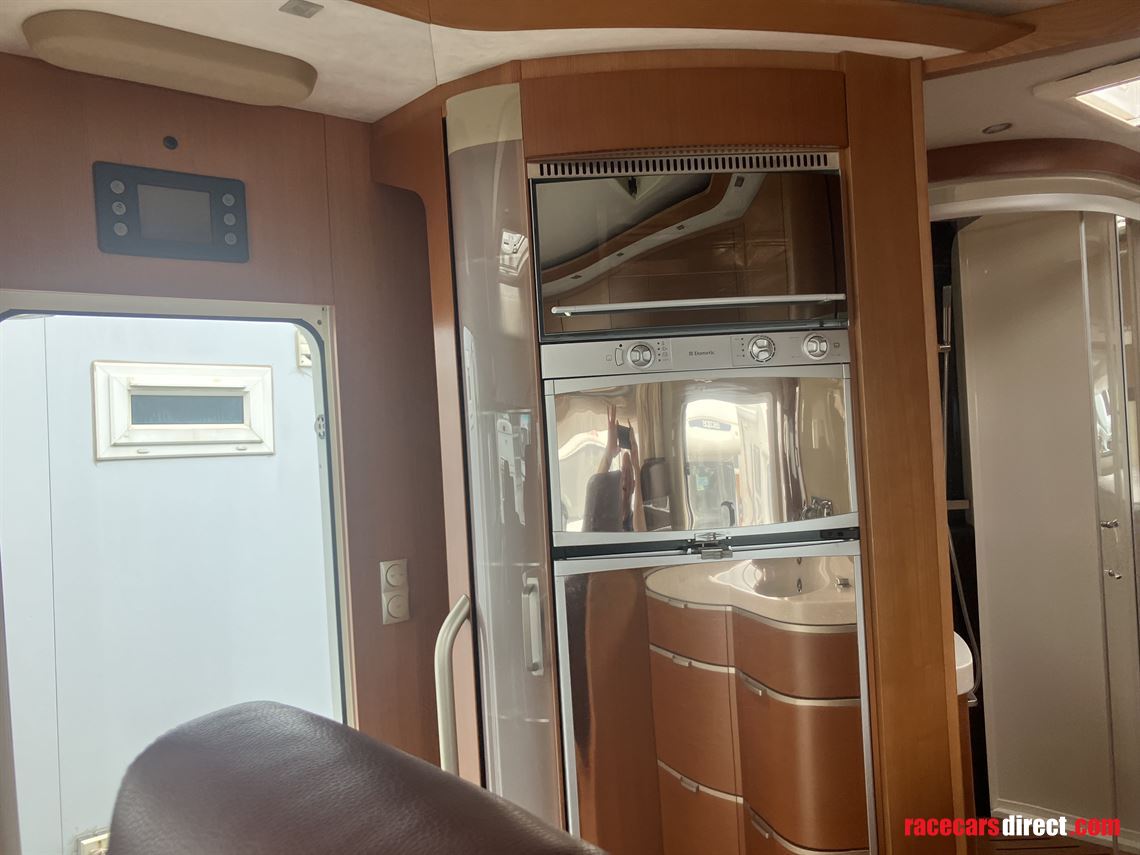 2011-niesmann-bischoff-8000i-lw-garage-motorh