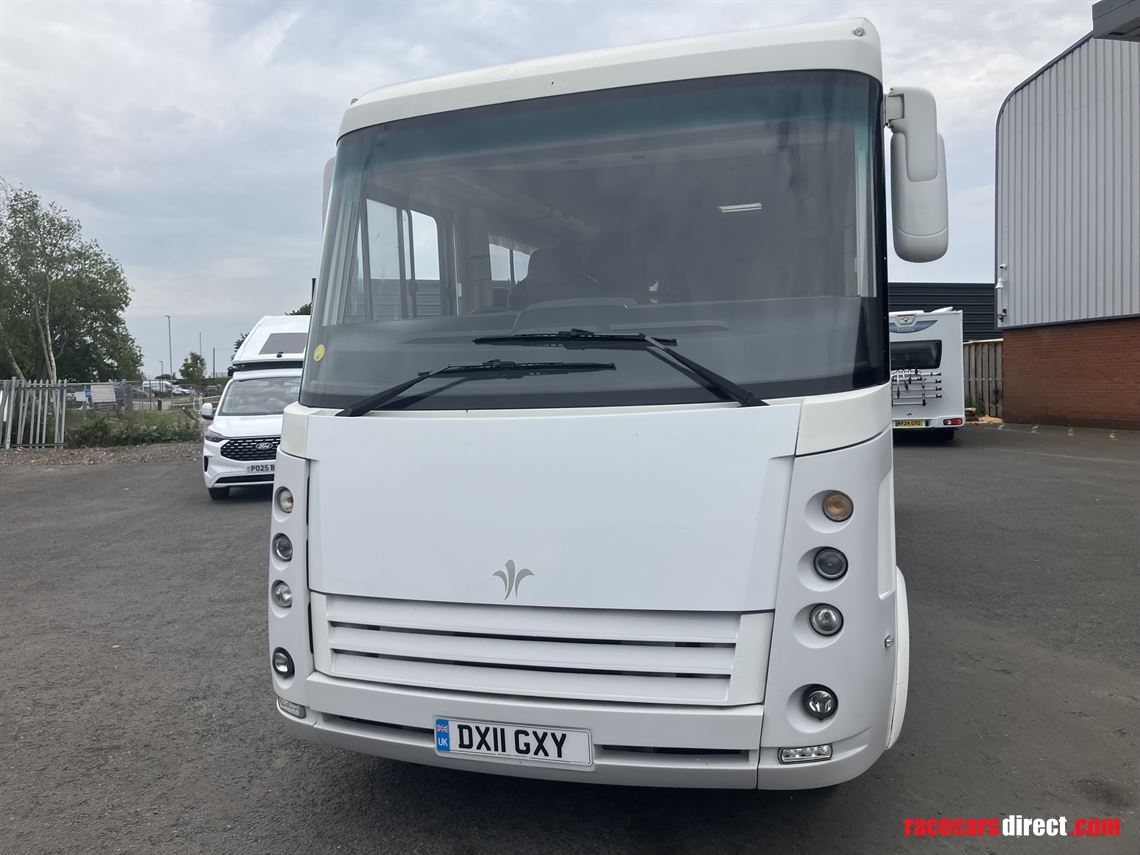 2011-niesmann-bischoff-8000i-lw-garage-motorh