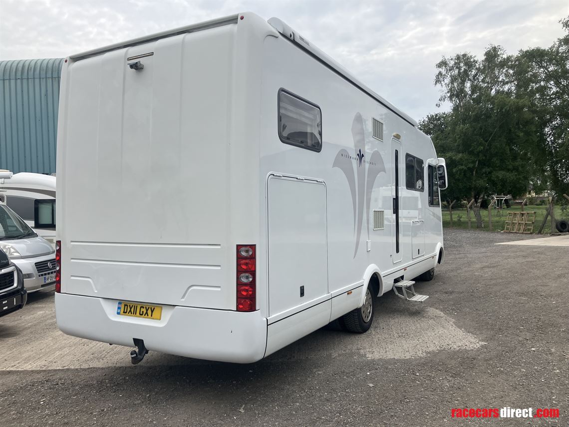 2011-niesmann-bischoff-8000i-lw-garage-motorh