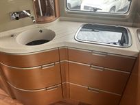 2011-niesmann-bischoff-8000i-lw-garage-motorh