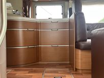 2011-niesmann-bischoff-8000i-lw-garage-motorh