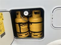 2011-niesmann-bischoff-8000i-lw-garage-motorh
