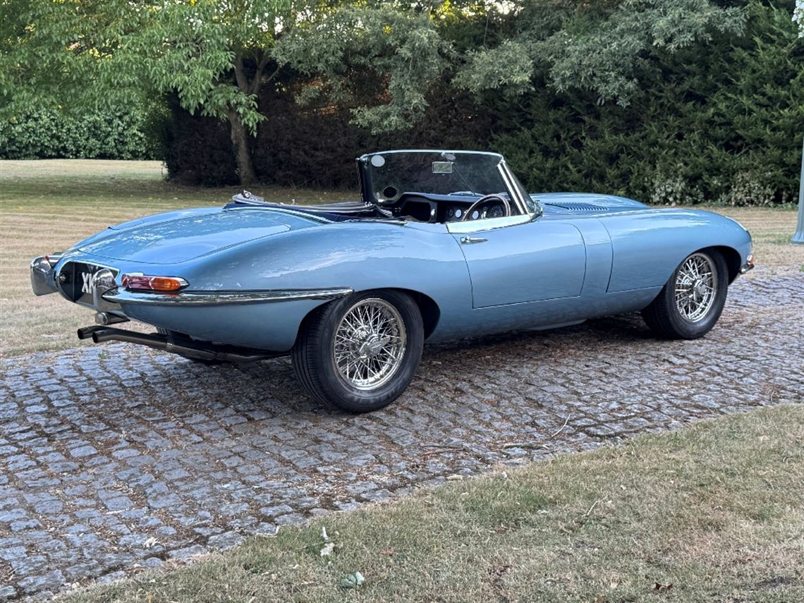 jaguar-e-type-42-roadster