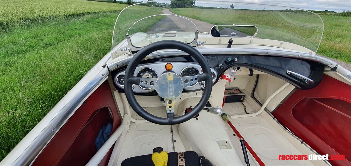austin-healey-1004