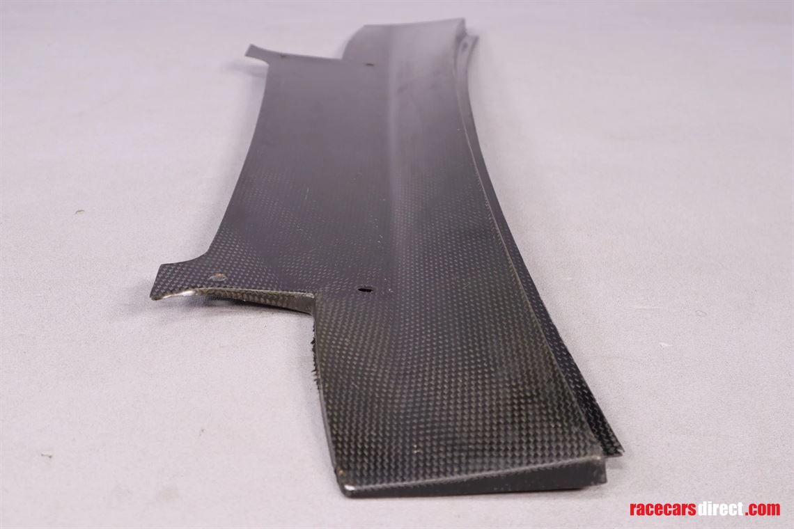 carbon-cover-in-the-bonnet-area