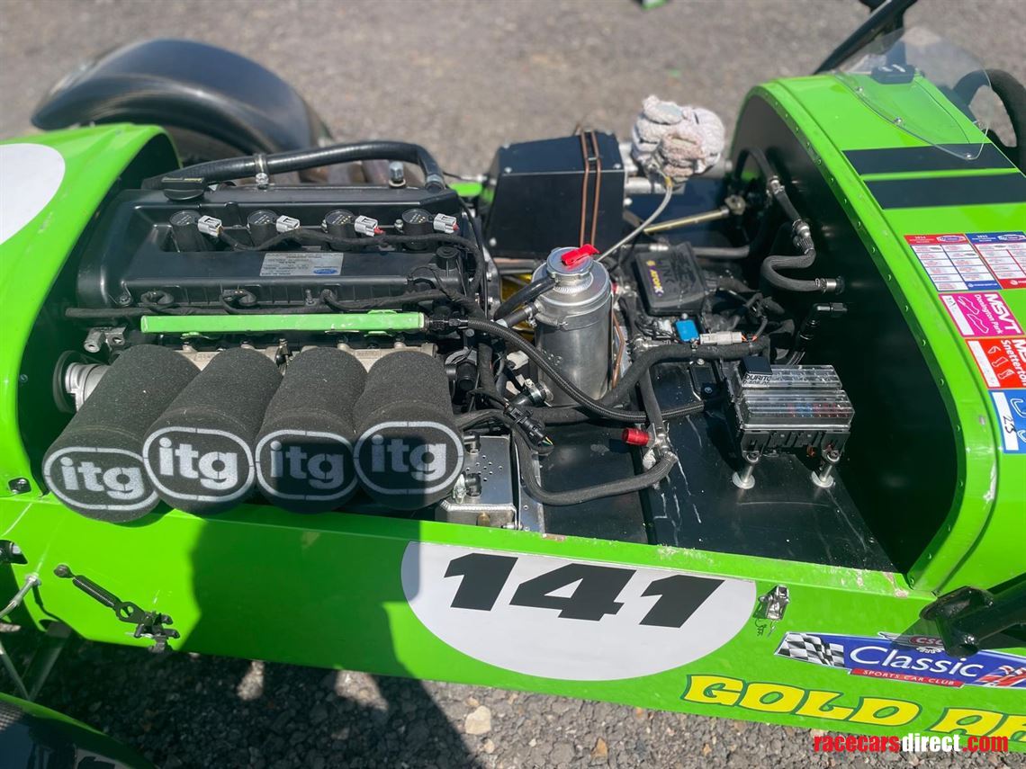 caterham-race-car-2lr-duratec