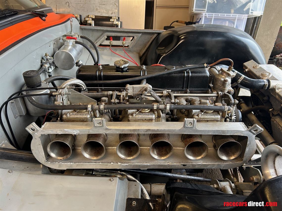 triumph-tr6-race-engine