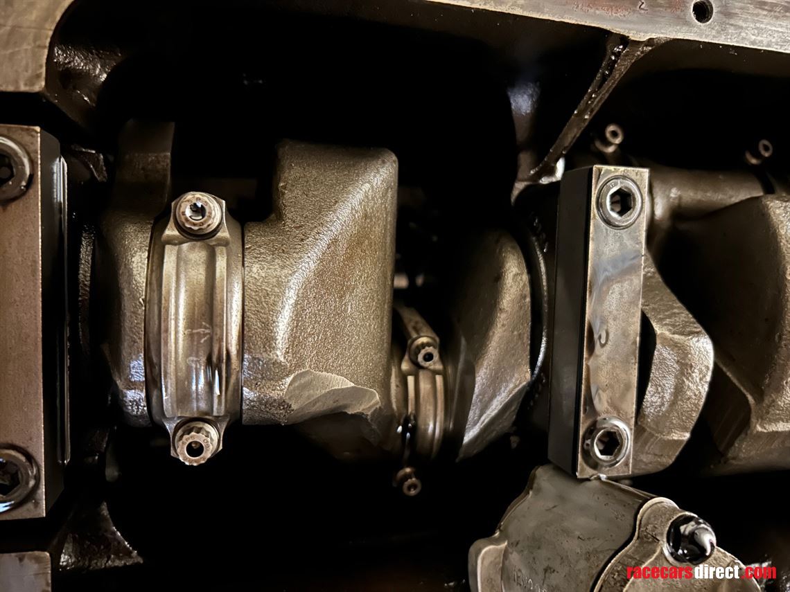 triumph-tr6-race-engine
