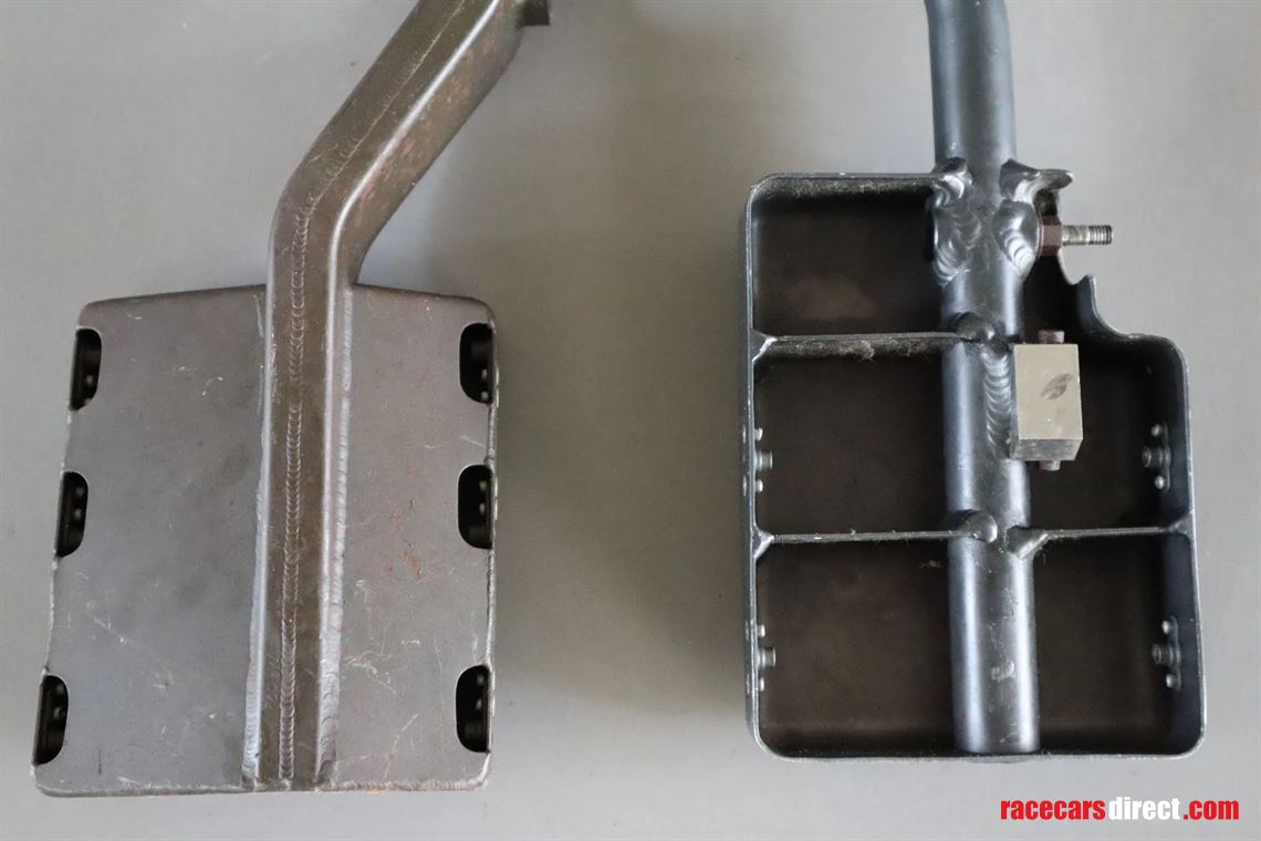 mclaren-mercedes-mp413-formula-1-pedals
