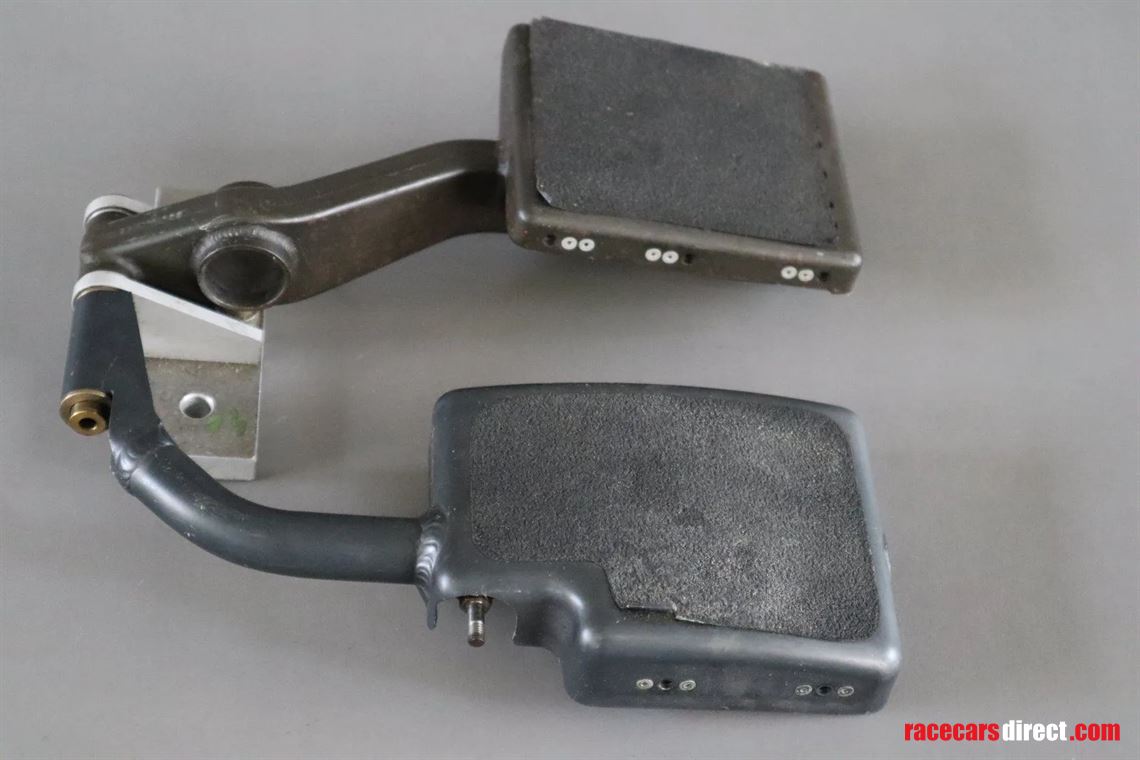 mclaren-mercedes-mp413-formula-1-pedals