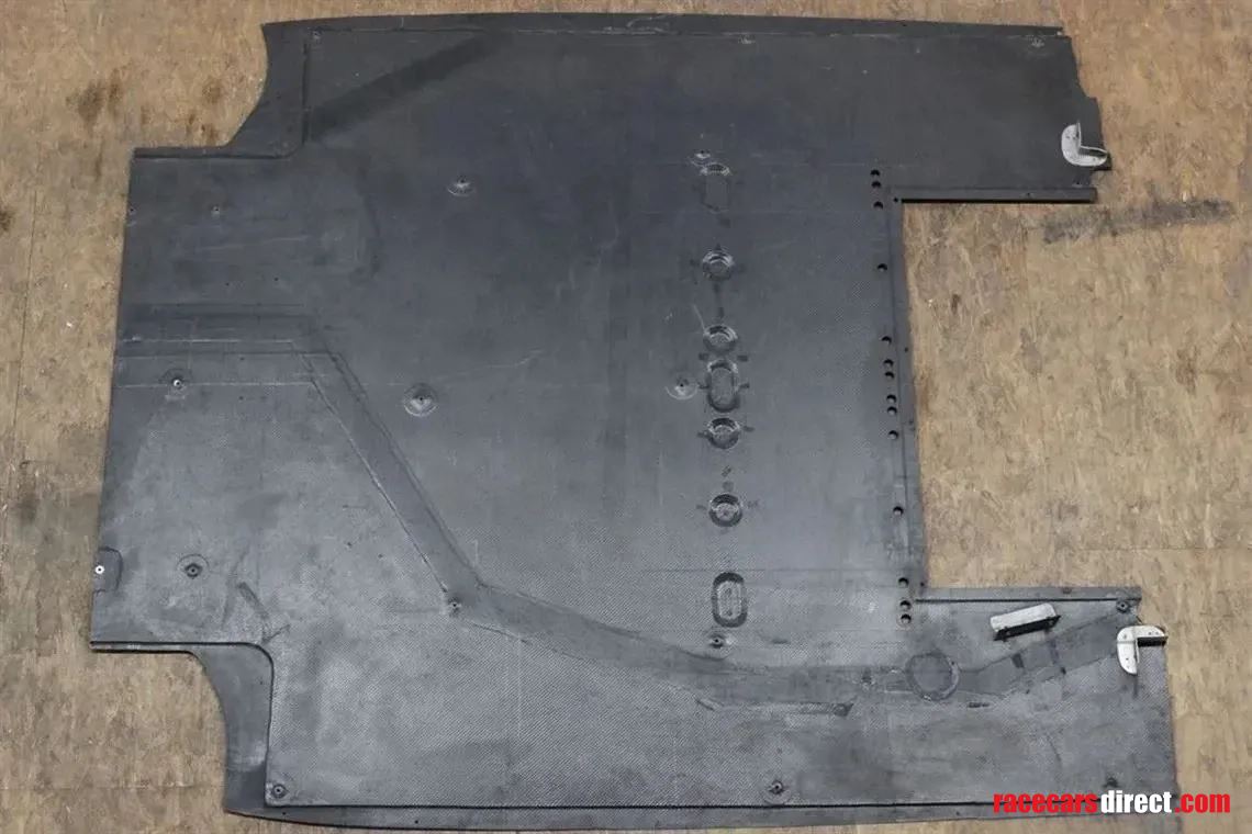 lotus-elise-gt1-underbody