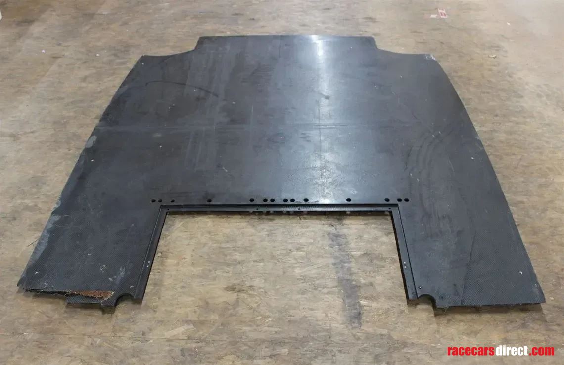 lotus-elise-gt1-underbody