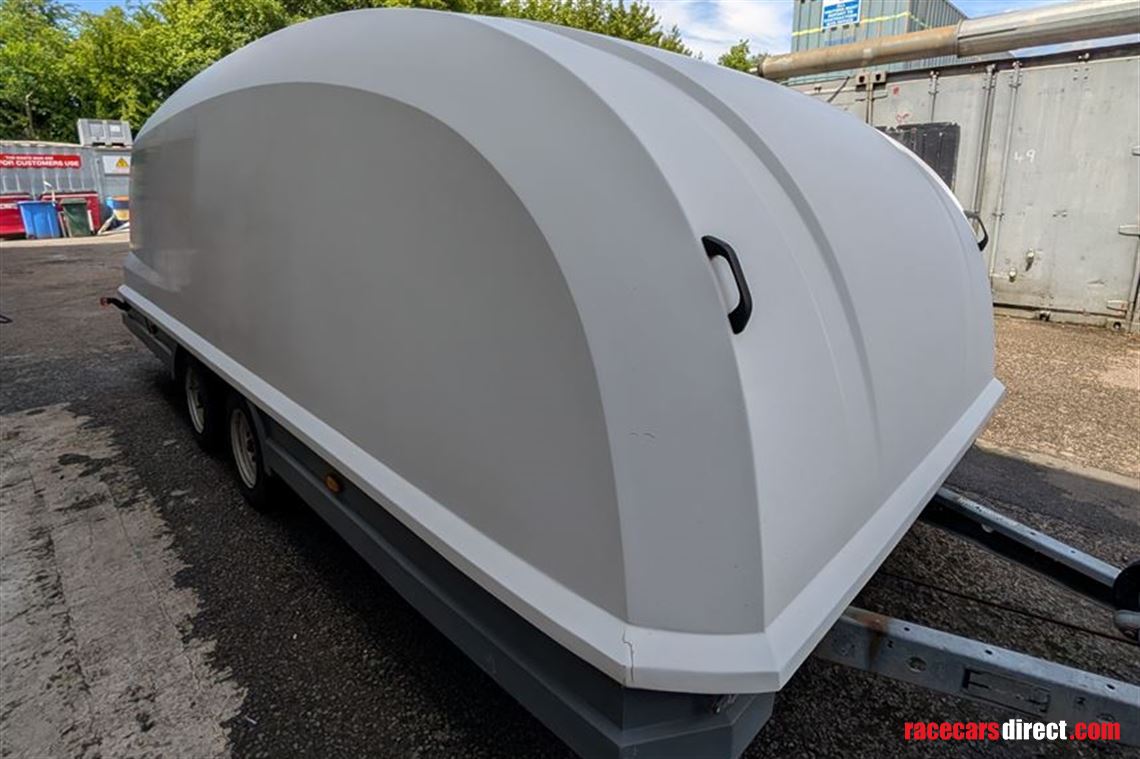 brian-james-rs3-race-shuttle-with-solar-rack