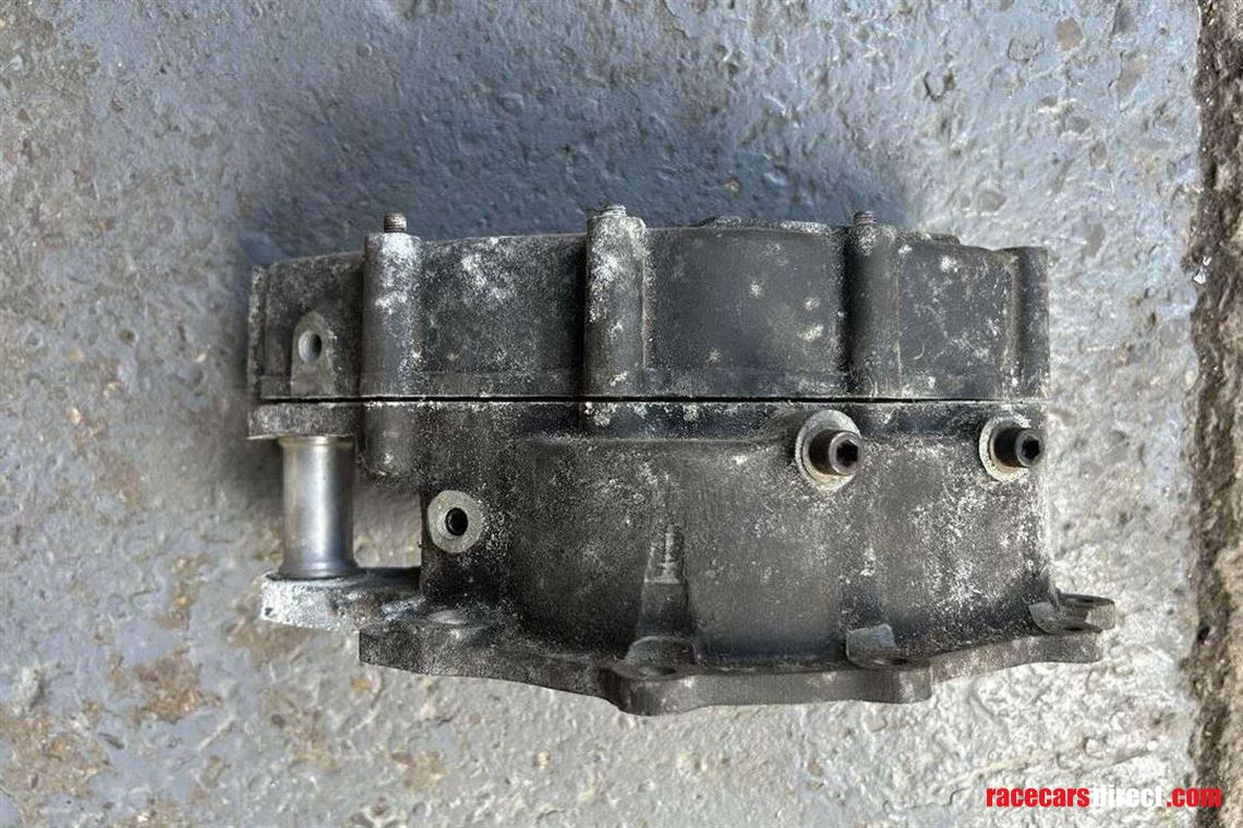 staffs-f3-gearbox-end-cover-bearing-carrier