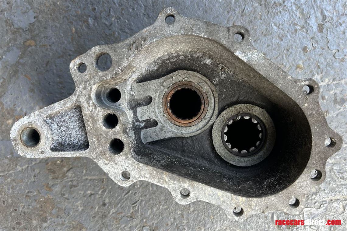 staffs-f3-gearbox-end-cover-bearing-carrier