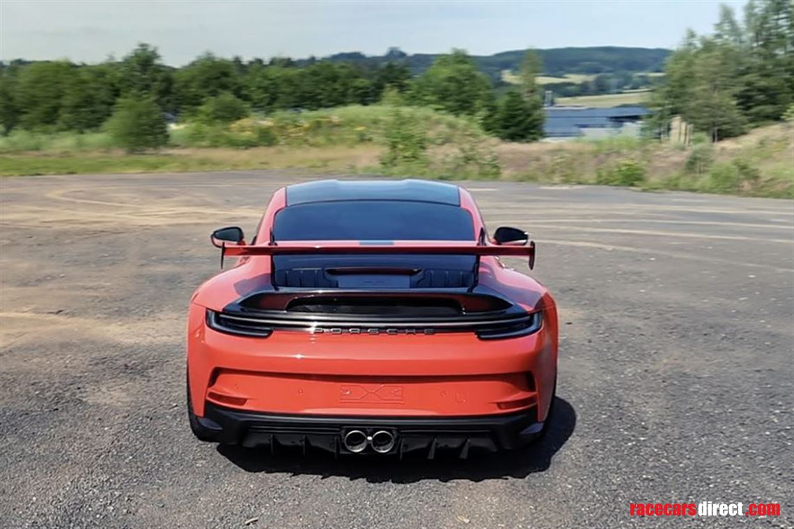 carbon-roof-for-porsche-992