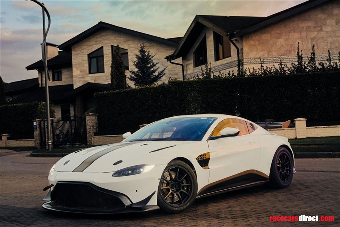 aston-martin-vantage-gt4