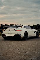 aston-martin-vantage-gt4