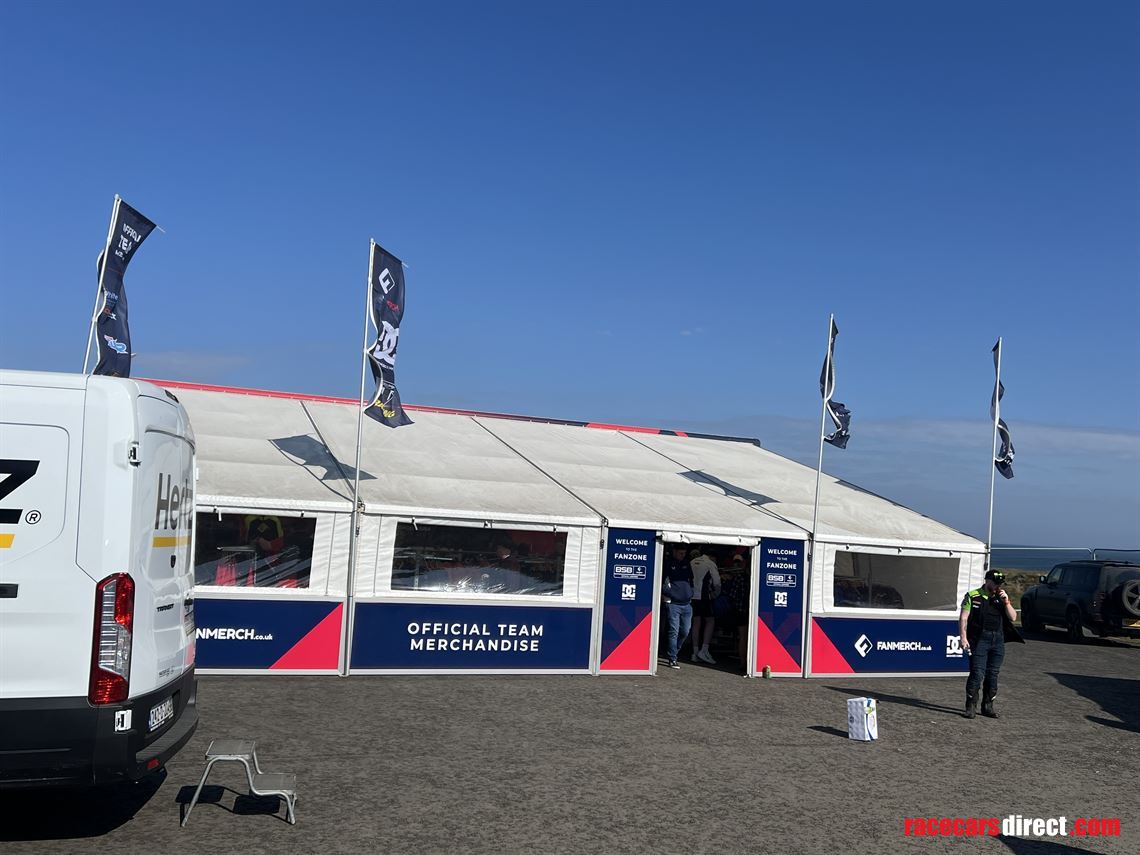 4-car-race-trailer-with-awin